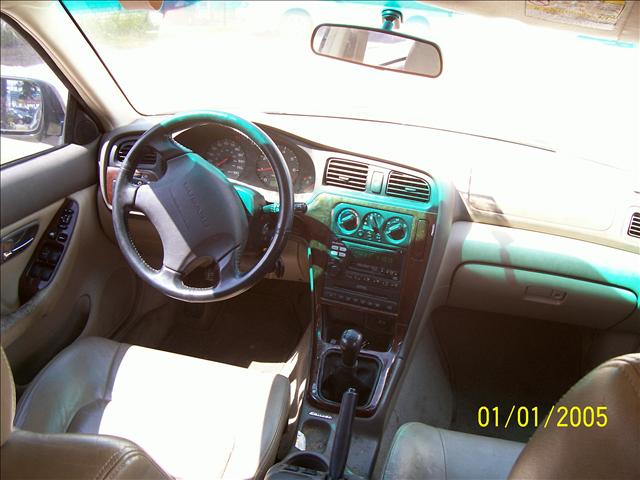 Subaru Outback 2000 photo 2