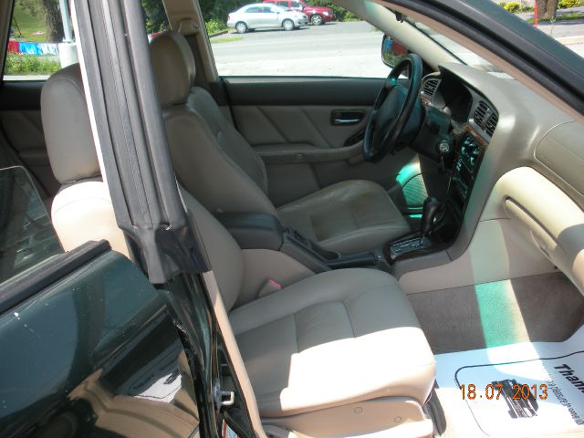 Subaru Outback 2000 photo 4