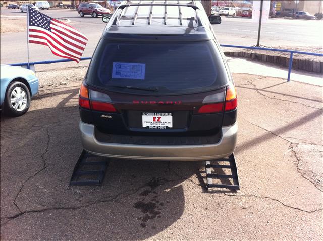 Subaru Outback 2000 photo 2