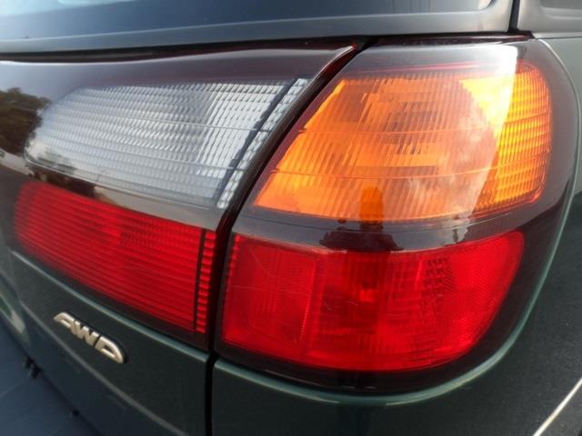 Subaru Outback 2000 photo 10