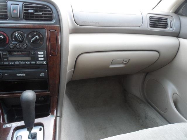 Subaru Outback 2000 photo 13