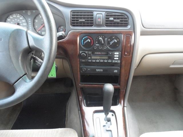 Subaru Outback 2000 photo 14