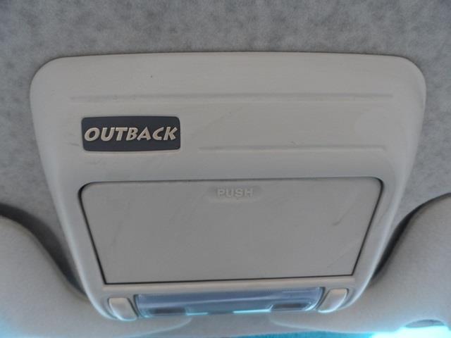 Subaru Outback 2000 photo 4