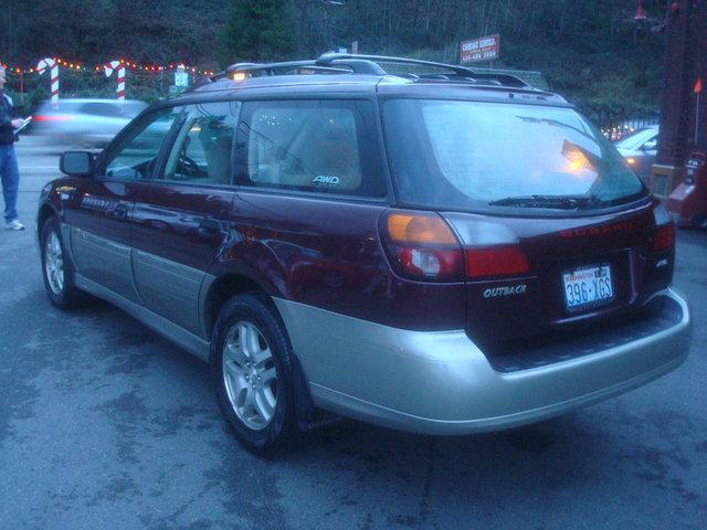 Subaru Outback 2000 photo 1
