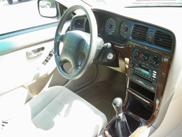 Subaru Outback 2000 photo 7