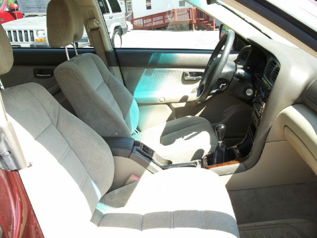 Subaru Outback 2000 photo 8