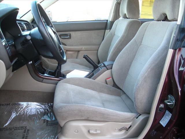 Subaru Outback 2000 photo 3