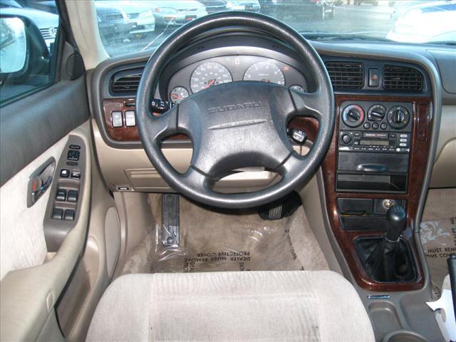 Subaru Outback 2000 photo 5