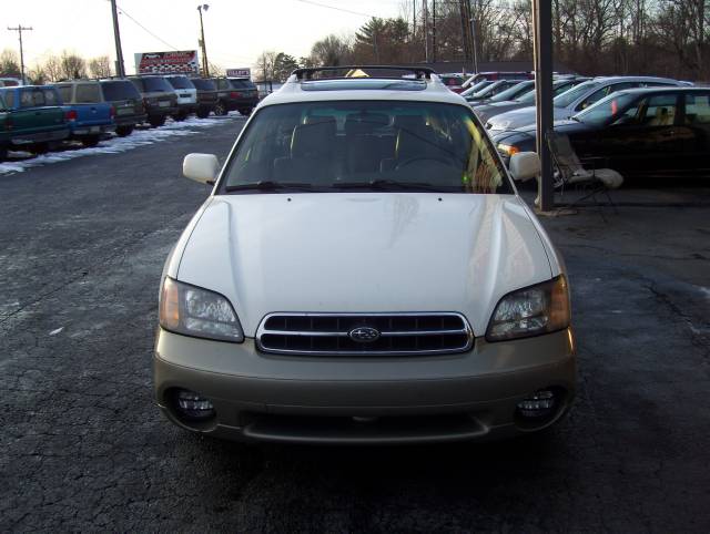 Subaru Outback 2000 photo 1