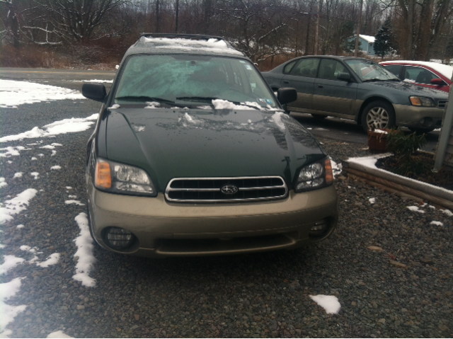 Subaru Outback 2000 photo 1