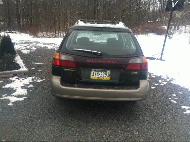 Subaru Outback 2000 photo 3