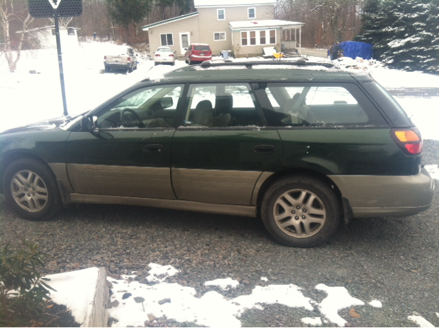 Subaru Outback 2000 photo 4