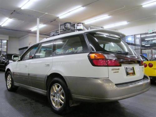 Subaru Outback 2000 photo 1