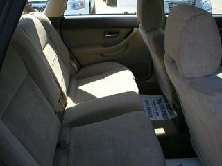 Subaru Outback 2000 photo 4
