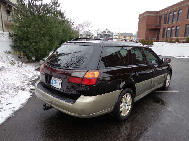 Subaru Outback 2000 photo 2