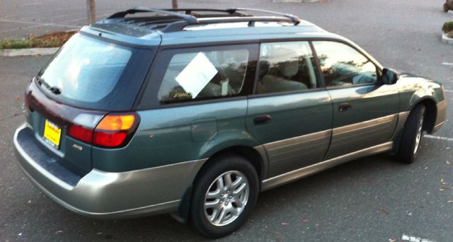 Subaru Outback 2000 photo 0