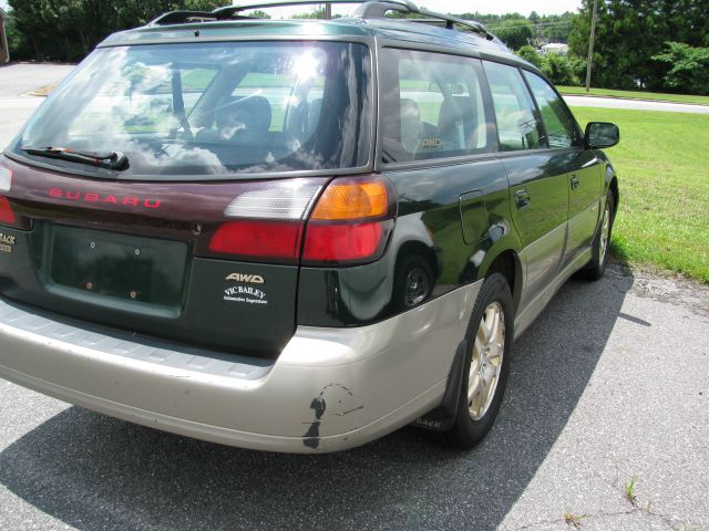 Subaru Outback 2000 photo 2