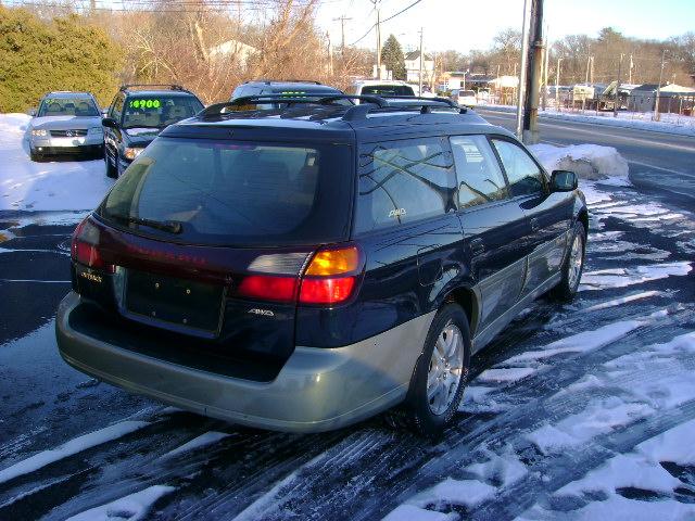 Subaru Outback 2000 photo 4