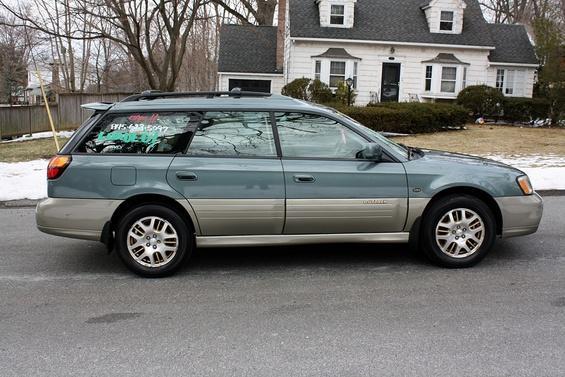 Subaru Outback 2001 photo 1