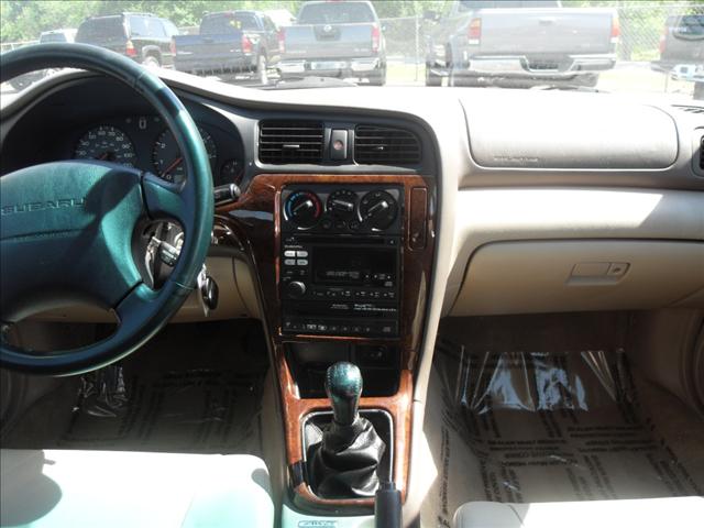 Subaru Outback 2001 photo 4