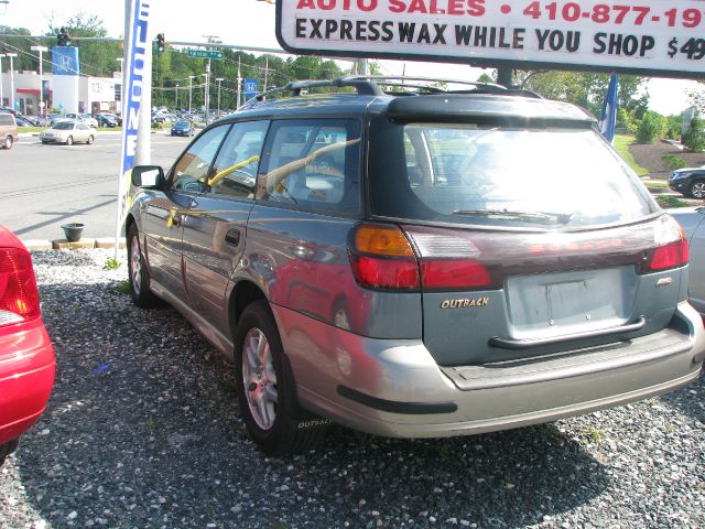 Subaru Outback 2001 photo 2
