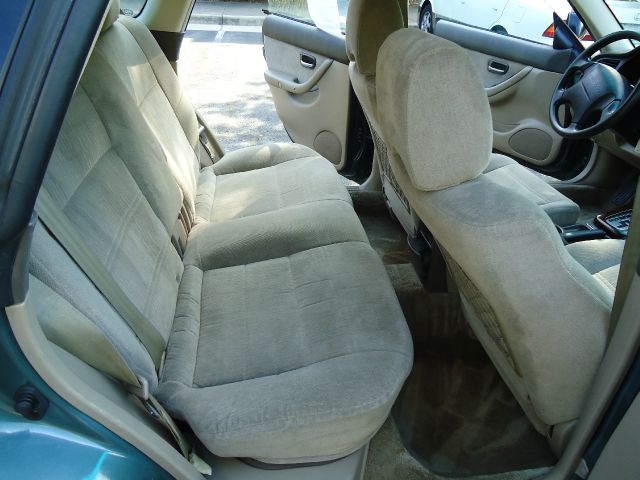 Subaru Outback 2001 photo 2
