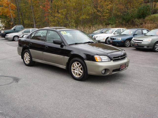Subaru Outback 2001 photo 2