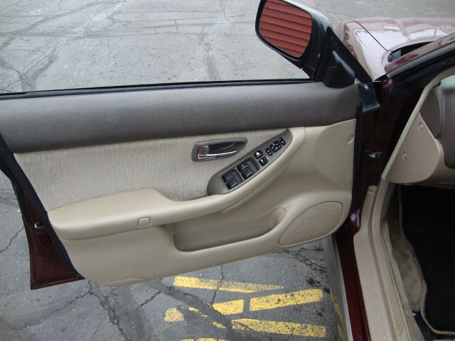Subaru Outback 2001 photo 6