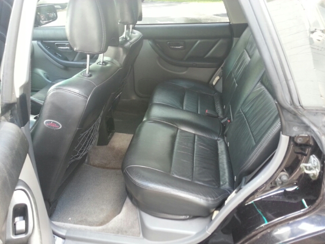 Subaru Outback 2001 photo 3