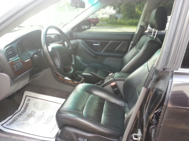 Subaru Outback 2001 photo 4