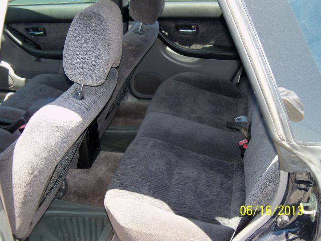 Subaru Outback 2001 photo 1