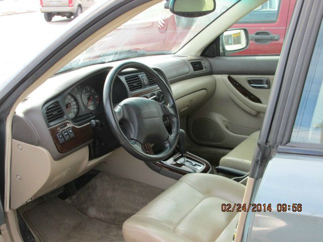Subaru Outback 2001 photo 2