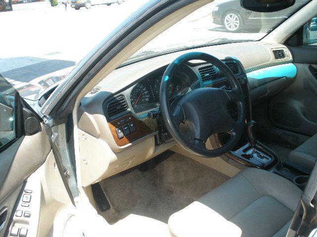 Subaru Outback 2001 photo 3