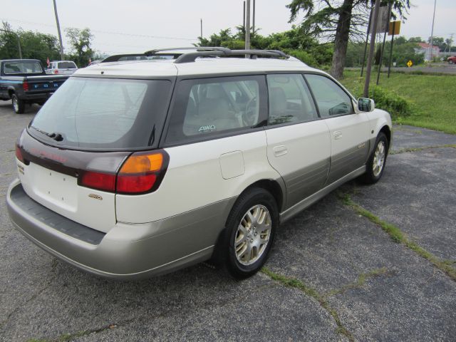 Subaru Outback 2001 photo 1