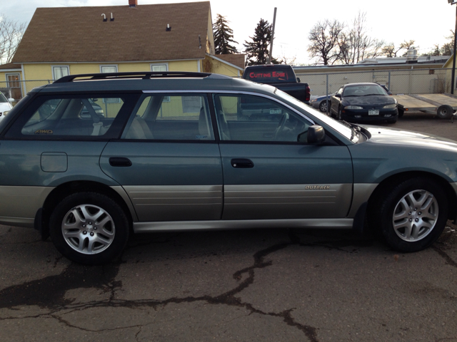 Subaru Outback 2001 photo 2