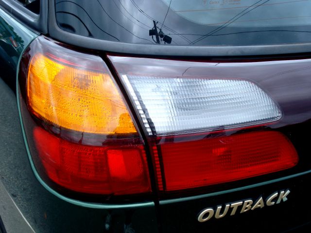 Subaru Outback 2002 photo 4