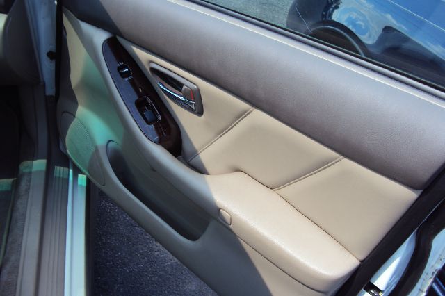 Subaru Outback 2002 photo 4