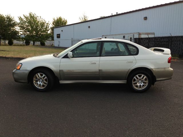 Subaru Outback 2002 photo 3