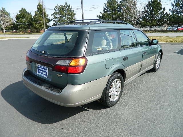 Subaru Outback 2002 photo 2