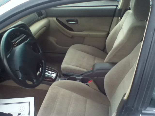 Subaru Outback 2002 photo 2
