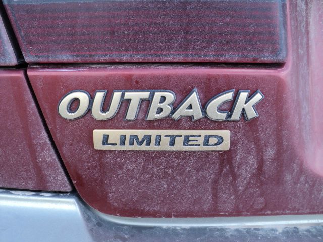 Subaru Outback 2002 photo 2
