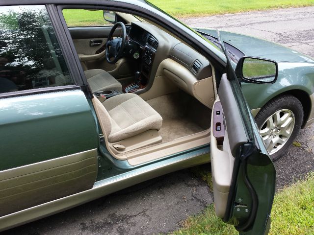 Subaru Outback 2002 photo 1