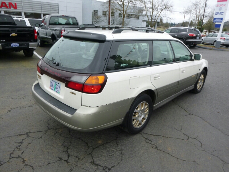 Subaru Outback 2002 photo 1