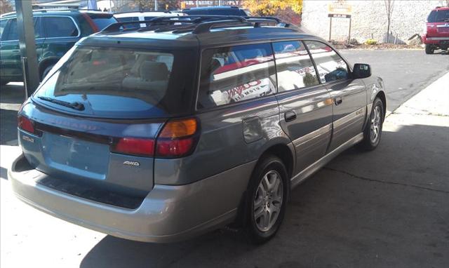 Subaru Outback 2002 photo 2