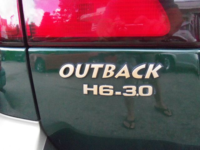 Subaru Outback 2002 photo 2