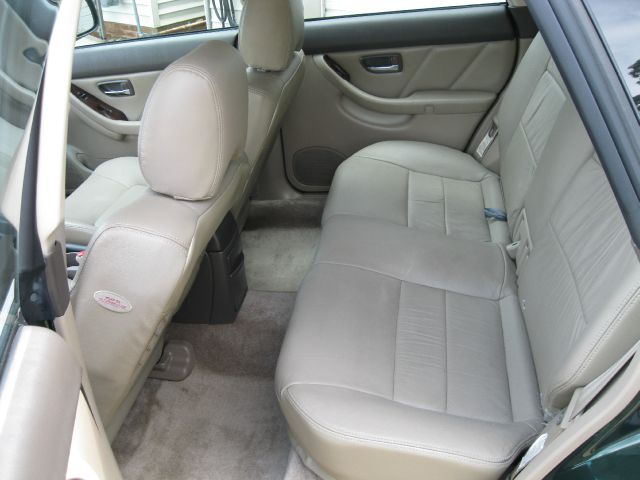 Subaru Outback 2002 photo 2