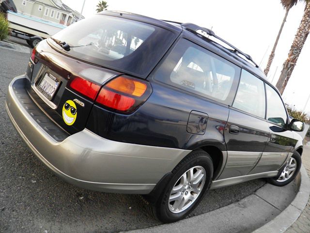 Subaru Outback 2002 photo 2