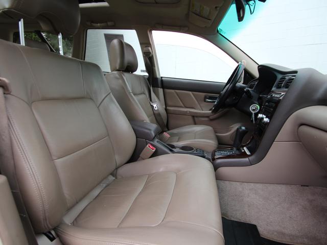 Subaru Outback 2002 photo 4