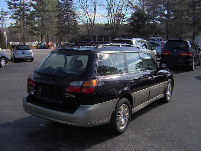 Subaru Outback 2003 photo 2