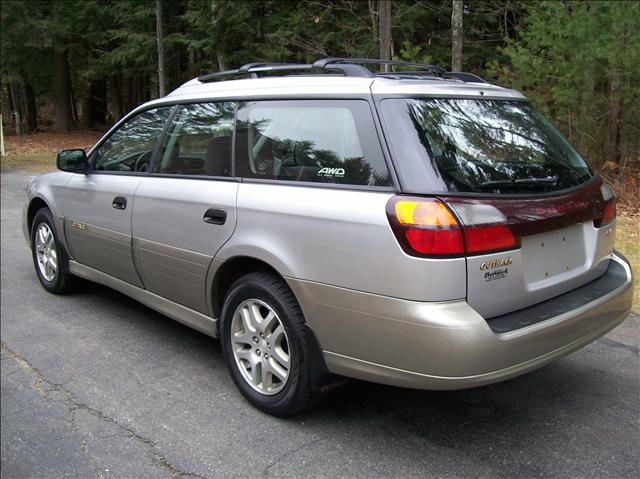 Subaru Outback 2003 photo 2